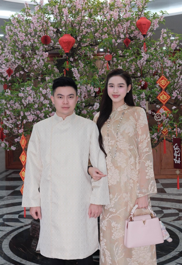 Cơm nh&agrave; Đỗ Thị H&agrave; v&agrave; Nguyễn Viết Vương: Bữa ăn giản dị m&agrave; ấm &aacute;p - Ảnh 12.