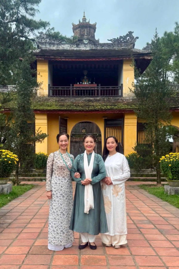 NSƯT L&ecirc; Vi v&agrave; quan điểm về h&ocirc;n nh&acirc;n: 'T&ocirc;i lu&ocirc;n coi trọng v&agrave; g&igrave;n giữ những gi&aacute; trị tốt đẹp được bền vững' - Ảnh 5.