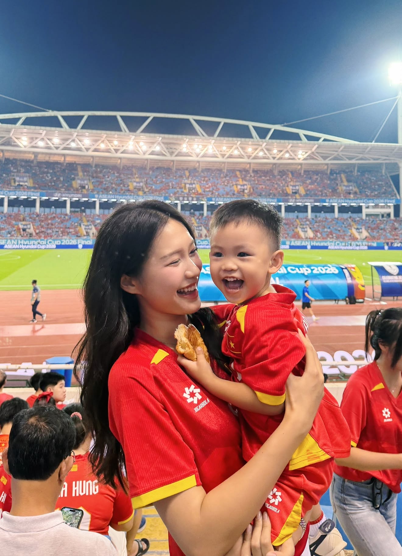 Diện mạo trái ngược của Doãn Hải My và Chu Thanh Huyền tại Asean Cup 2026 - Ảnh 4.