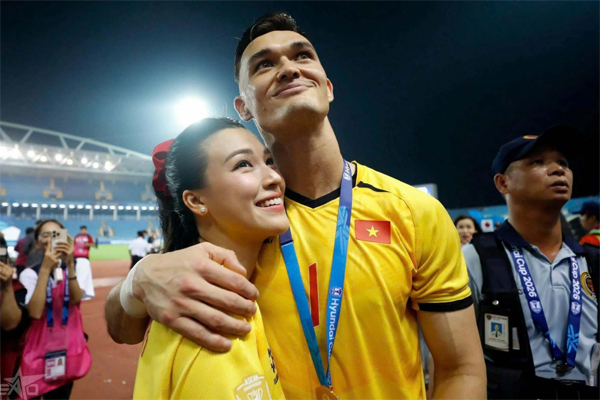 &Aacute; hậu Ho&agrave;ng Oanh ở tuổi 36 - Ảnh 1.