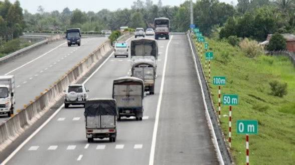 Cục CSGT xử phạt lỗi khoảng c&aacute;ch tr&ecirc;n cao tốc nhằm ph&ograve;ng ngừa tai nạn giao th&ocirc;ng - Ảnh 3.