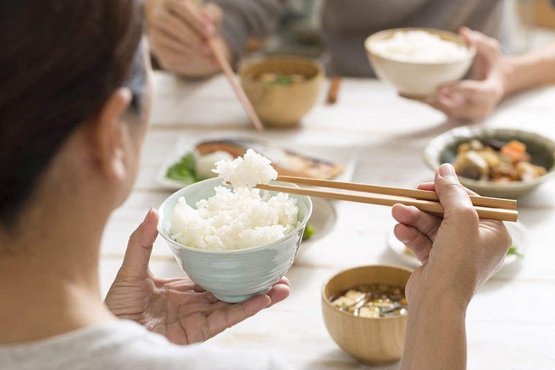 Trẻ tựu trường ăn sáng thế nào để học tập tỉnh táo? 7 gợi ý cha mẹ nên lưu lại - Ảnh 5.