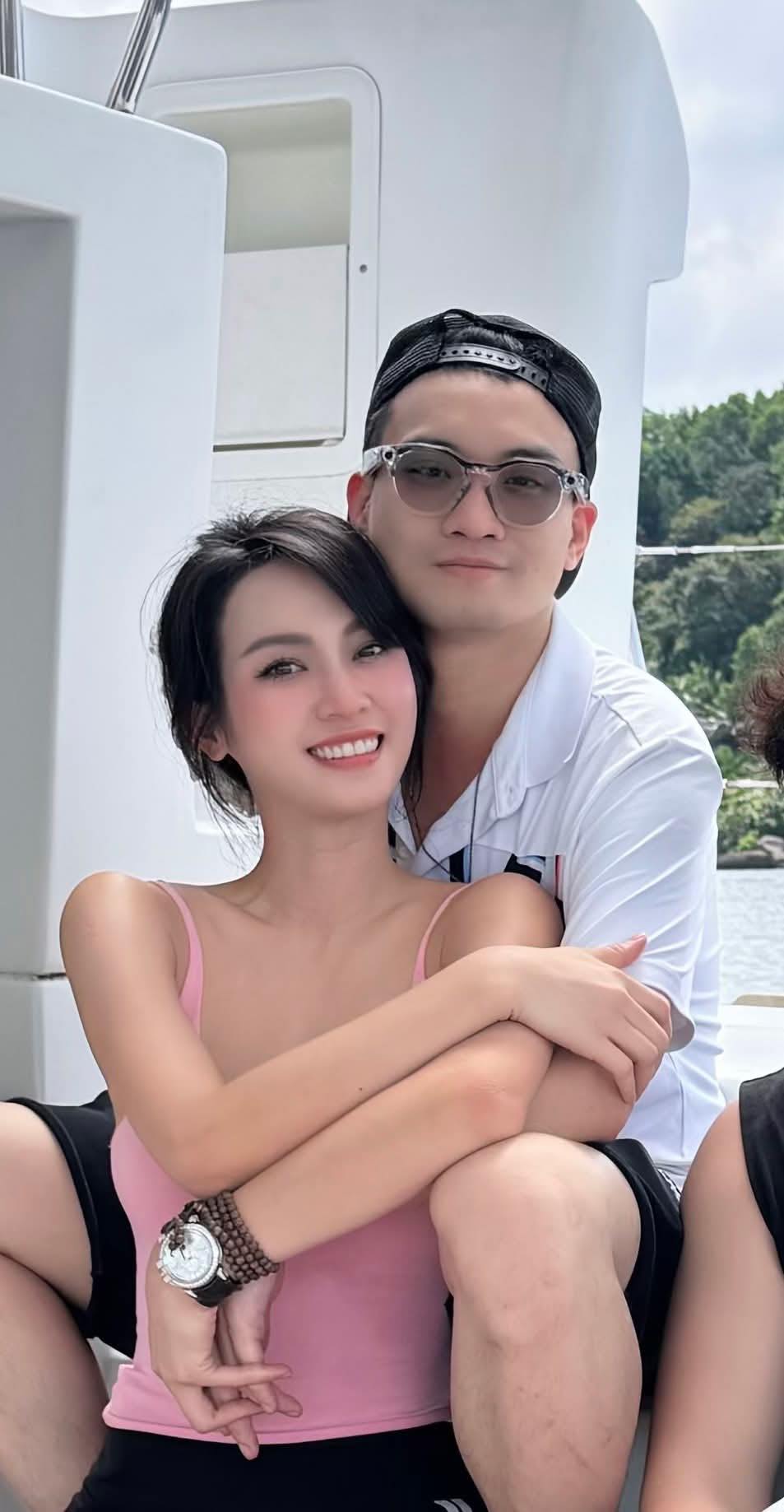 Một năm yêu kín tiếng của Đức Phạm và Vũ thúy Quỳnh chuẩn bị đón con chung - Ảnh 3.