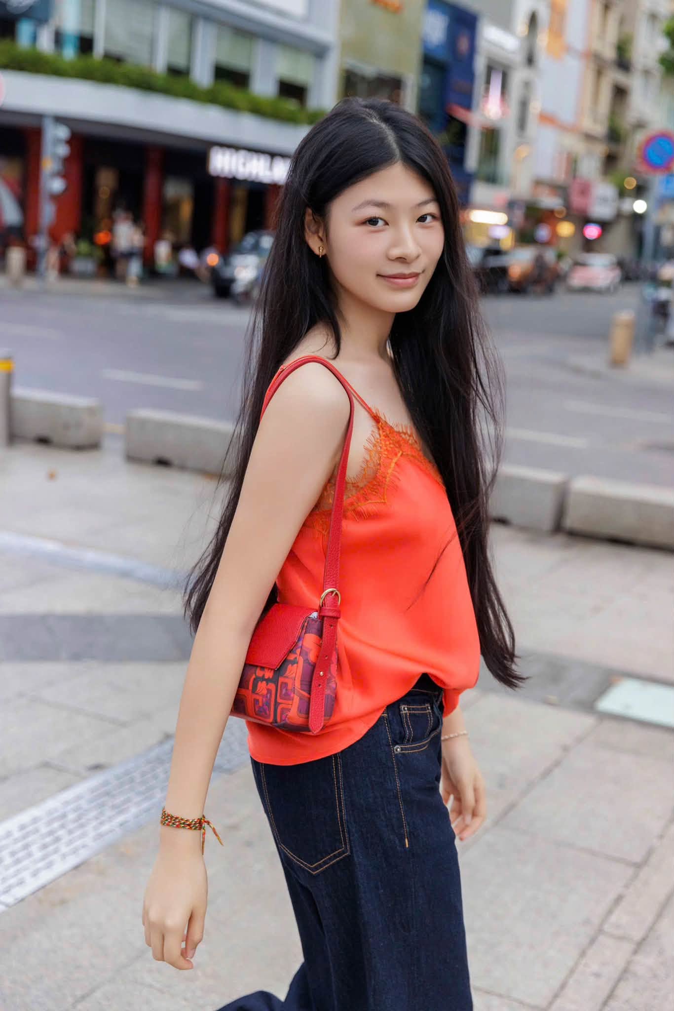 Diện mạo tuổi 17 xinh đẹp của con g&aacute;i B&igrave;nh Minh g&acirc;y sốt cộng đồng mạng - Ảnh 2.