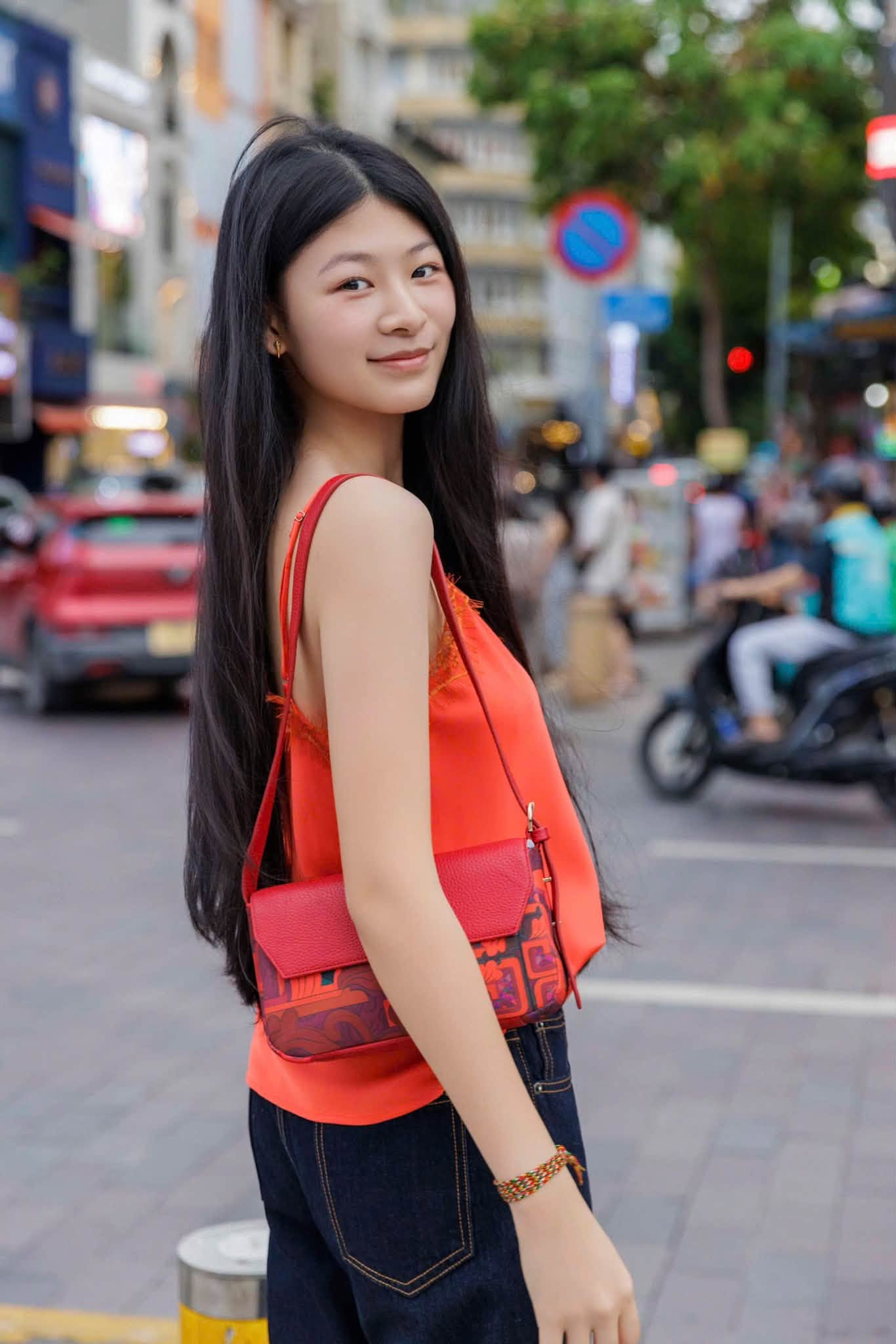 Diện mạo tuổi 17 xinh đẹp của con g&aacute;i B&igrave;nh Minh g&acirc;y sốt cộng đồng mạng - Ảnh 4.