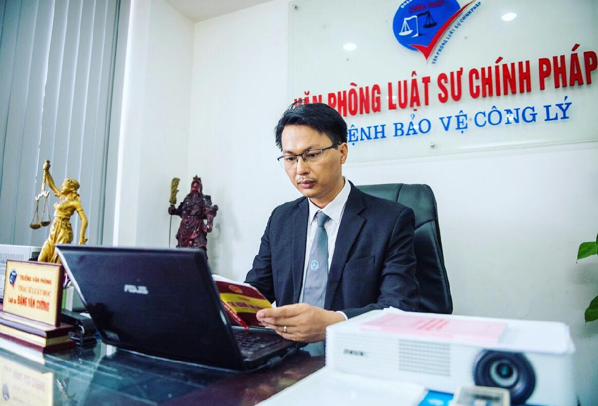 Lỗi kh&ocirc;ng giữ khoảng c&aacute;ch an to&agrave;n tr&ecirc;n cao tốc v&agrave; quyền khiếu nại của t&agrave;i xế - Ảnh 1.