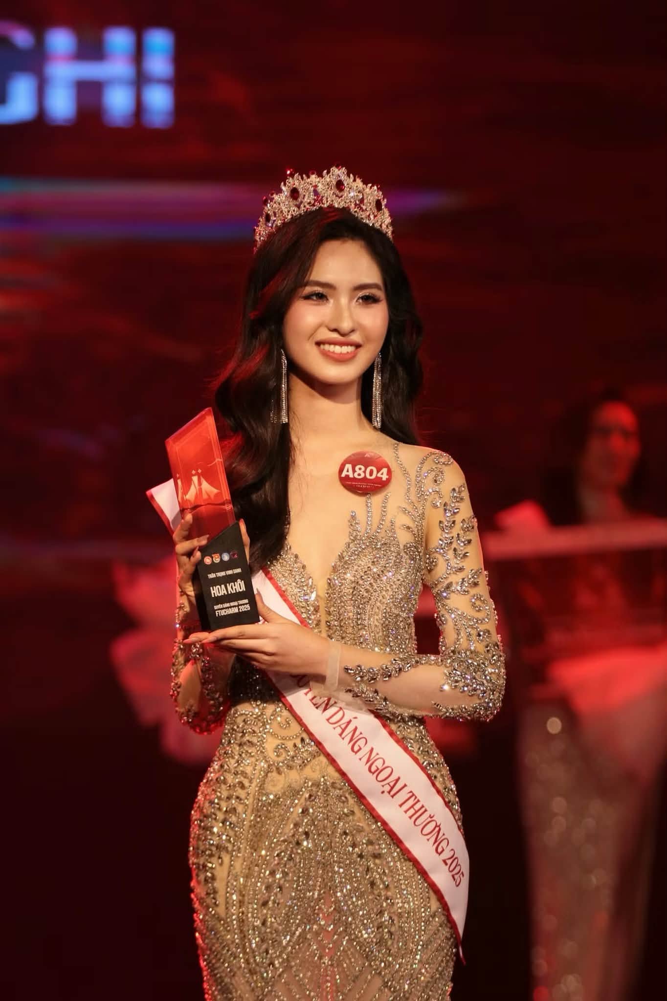 L&ecirc; Phương Nghi - nữ sinh Ngọai thương nổi bật tại Hoa hậu Việt Nam 2026 - Ảnh 3.