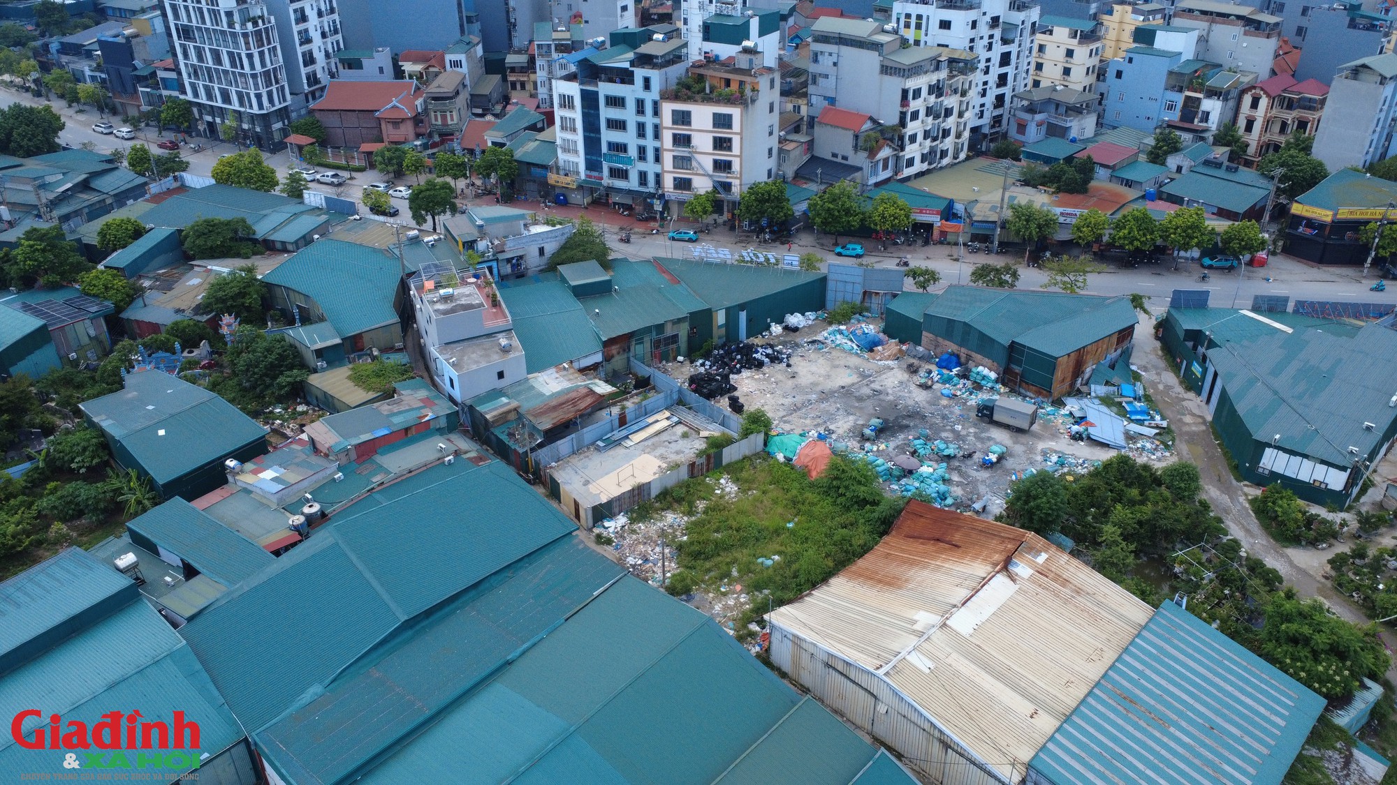 Hà Nội yêu cầu xử lý nghiêm nhà xưởng trái phép tại Thanh Liệt nguy cơ cháy nổ - Ảnh 1.
