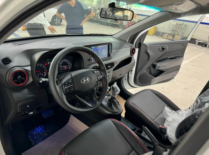 V&igrave; sao gi&aacute; lăn b&aacute;nh Hyundai Grand i10 giảm sốc, rẻ hơn cả Kia Morning, chỉ ngang &ocirc; t&ocirc; điện? - Ảnh 3.