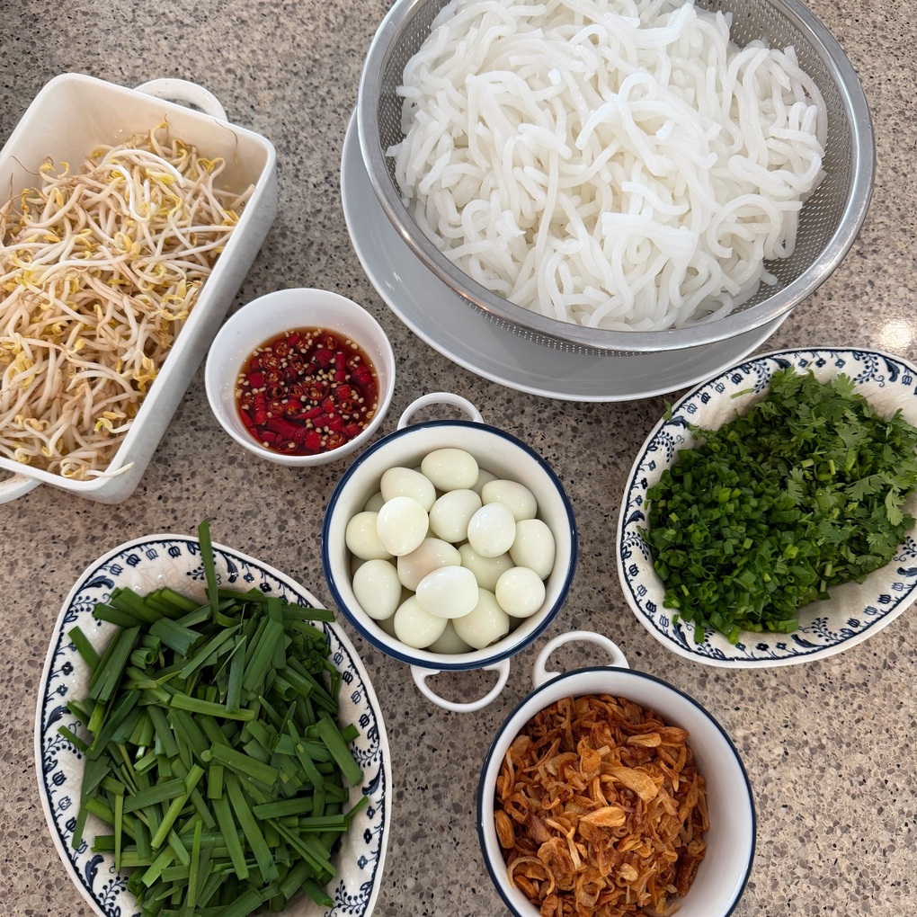 Tăng Thanh H&agrave; nấu b&aacute;nh canh đ&atilde;i gia đ&igrave;nh cuối tuần: M&oacute;n ăn d&acirc;n d&atilde; đầy t&igrave;nh thương - Ảnh 2.