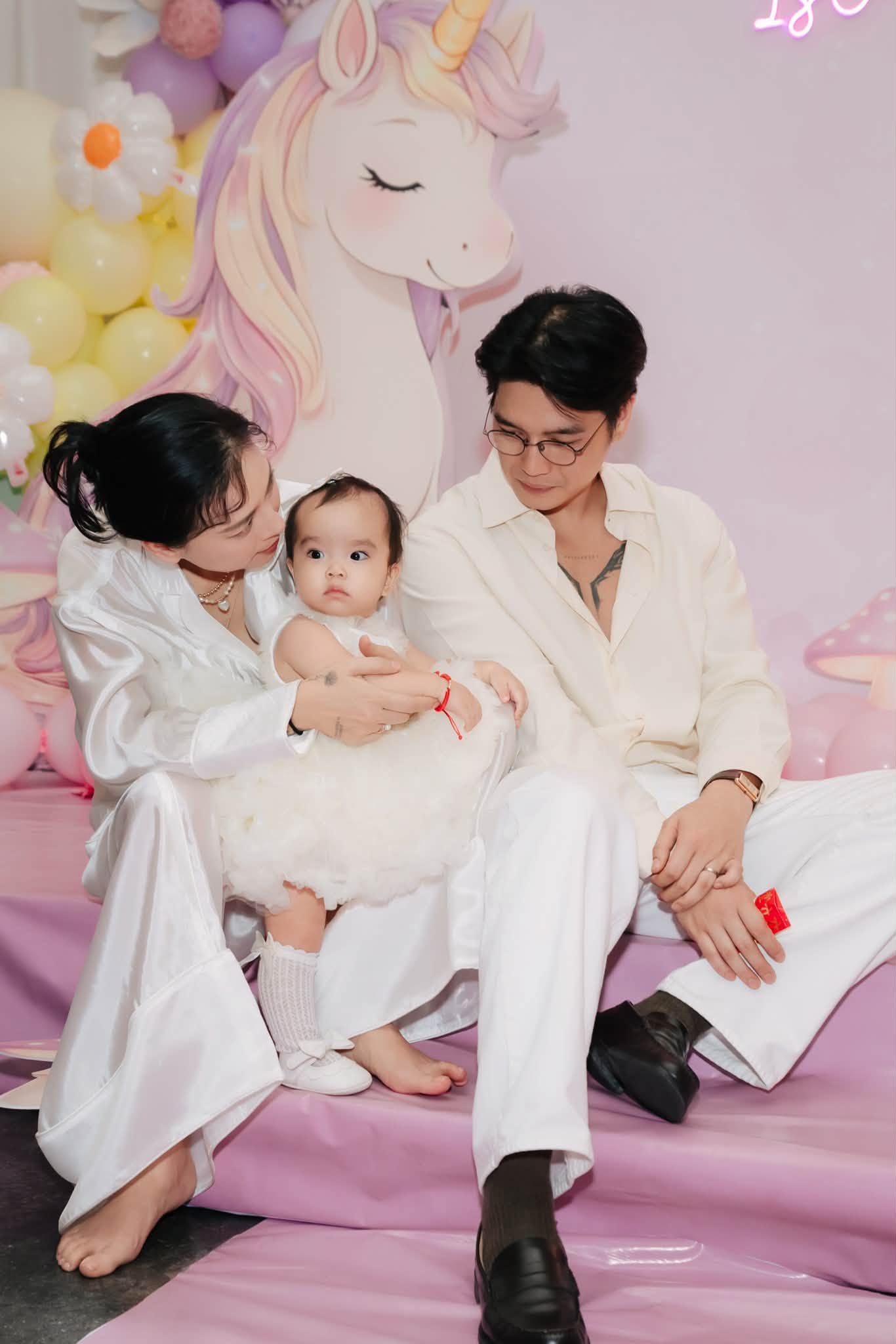 Ng&ocirc; Thanh V&acirc;n v&agrave; khoảnh khắc sinh nhật 1 tuổi độc đ&aacute;o của Con g&aacute;i Gạo - Ảnh 7.