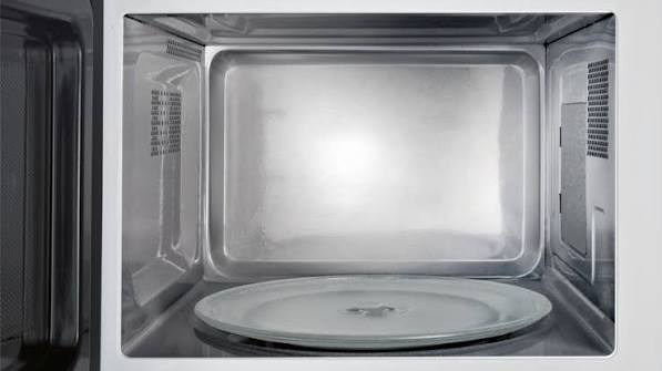 Ngo&agrave;i h&acirc;m n&oacute;ng thức ăn, c&ocirc;ng dụng bất ngờ của l&ograve; vi s&oacute;ng nhiều người chưa biết - Ảnh 3.