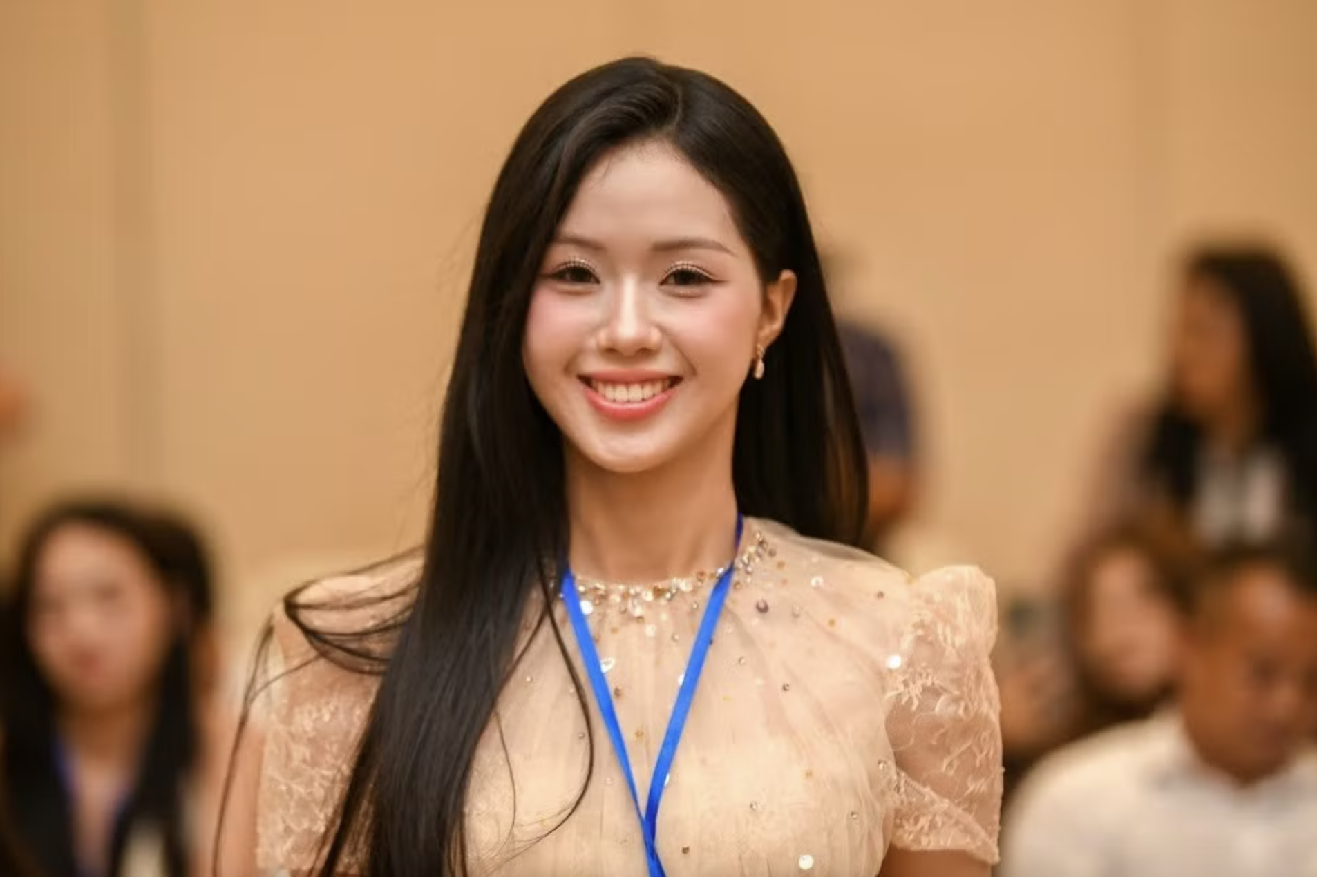 Nữ sinh Ninh Bình Khánh vi thần tượng Đỗ Mỹ Linh tại Hoa hậu Việt Nam 2026 - Ảnh 1.