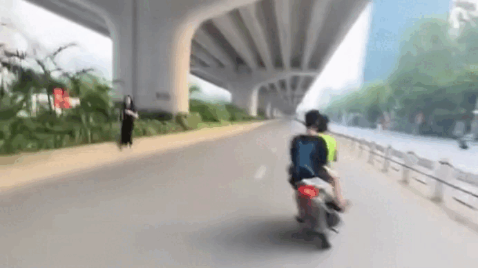 Hai thiếu niên vi phạm giao thông bị xử lý theo pháp luật tại Hà Nội - Ảnh 1.