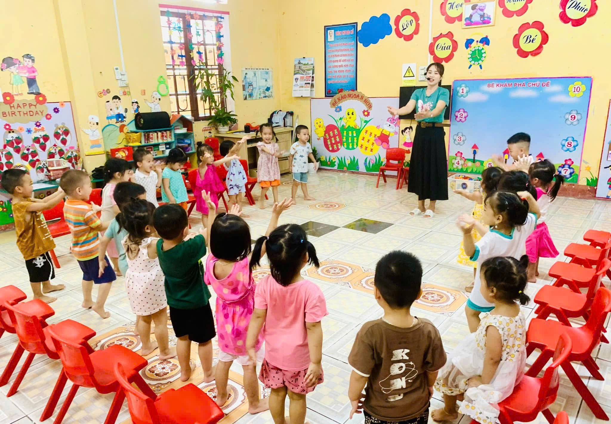 Nỗi niềm giáo viên mầm non những ngày đầu đón trẻ trở lại trường - Ảnh 16.