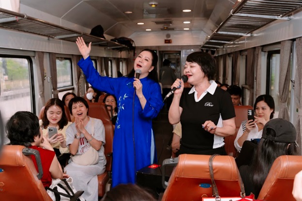 &ldquo;Kh&uacute;c ca Blouse trắng&rdquo; số đầu ti&ecirc;n: H&agrave;nh tr&igrave;nh chữa l&agrave;nh từ tr&aacute;i tim tại bệnh viện Bạch Mai - cơ sở Ninh B&igrave;nh - Ảnh 12.