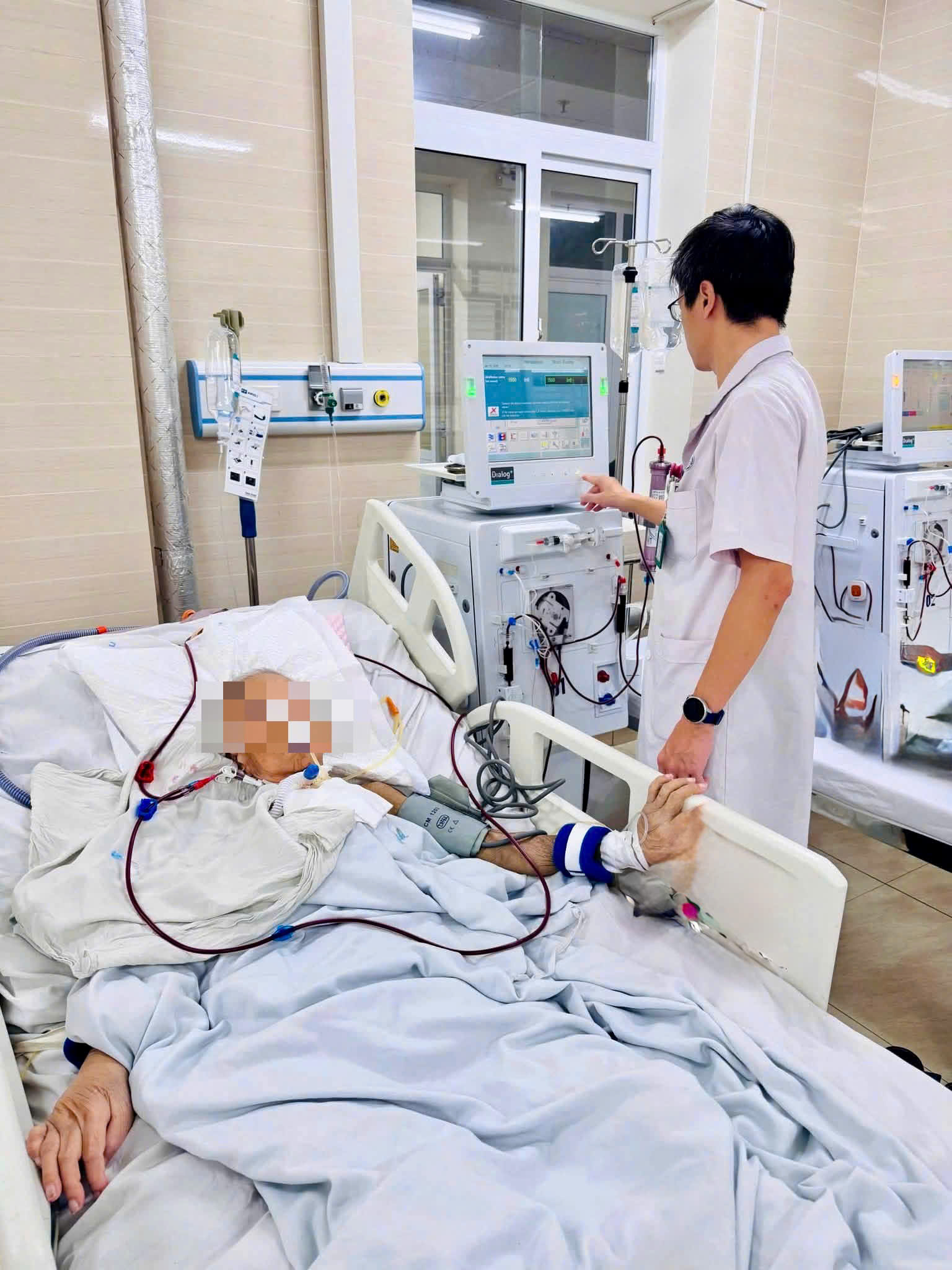 Người đàn ông suy thận mạn nguy kịch sau thói quen nhiều người Việt nghĩ là 'càng ăn càng bổ' - Ảnh 2.