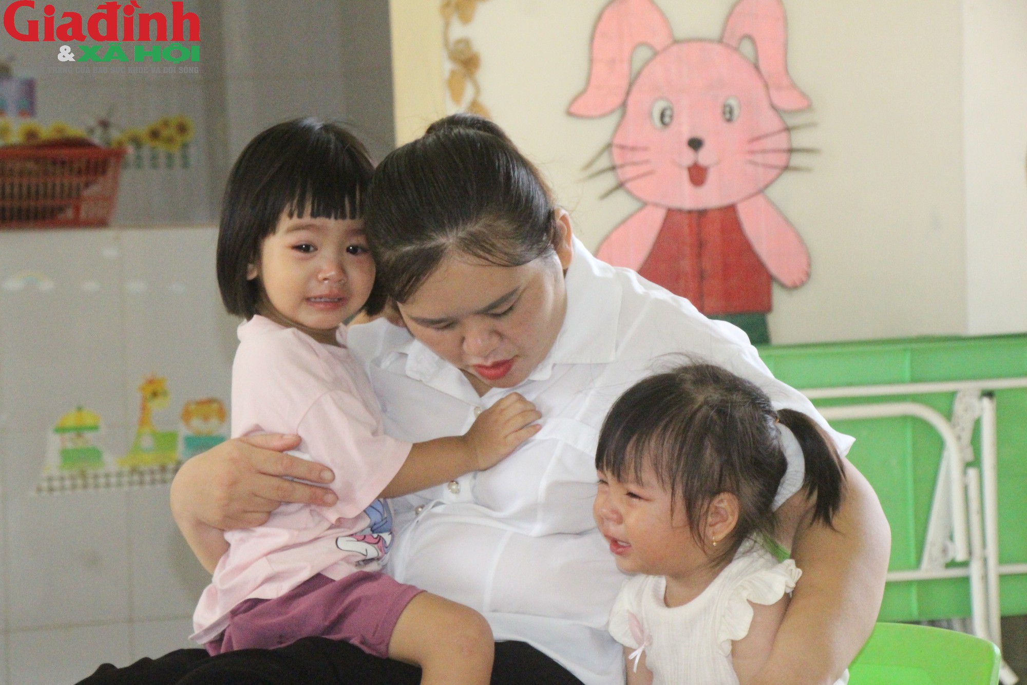 Nỗi niềm giáo viên mầm non những ngày đầu đón trẻ trở lại trường - Ảnh 10.