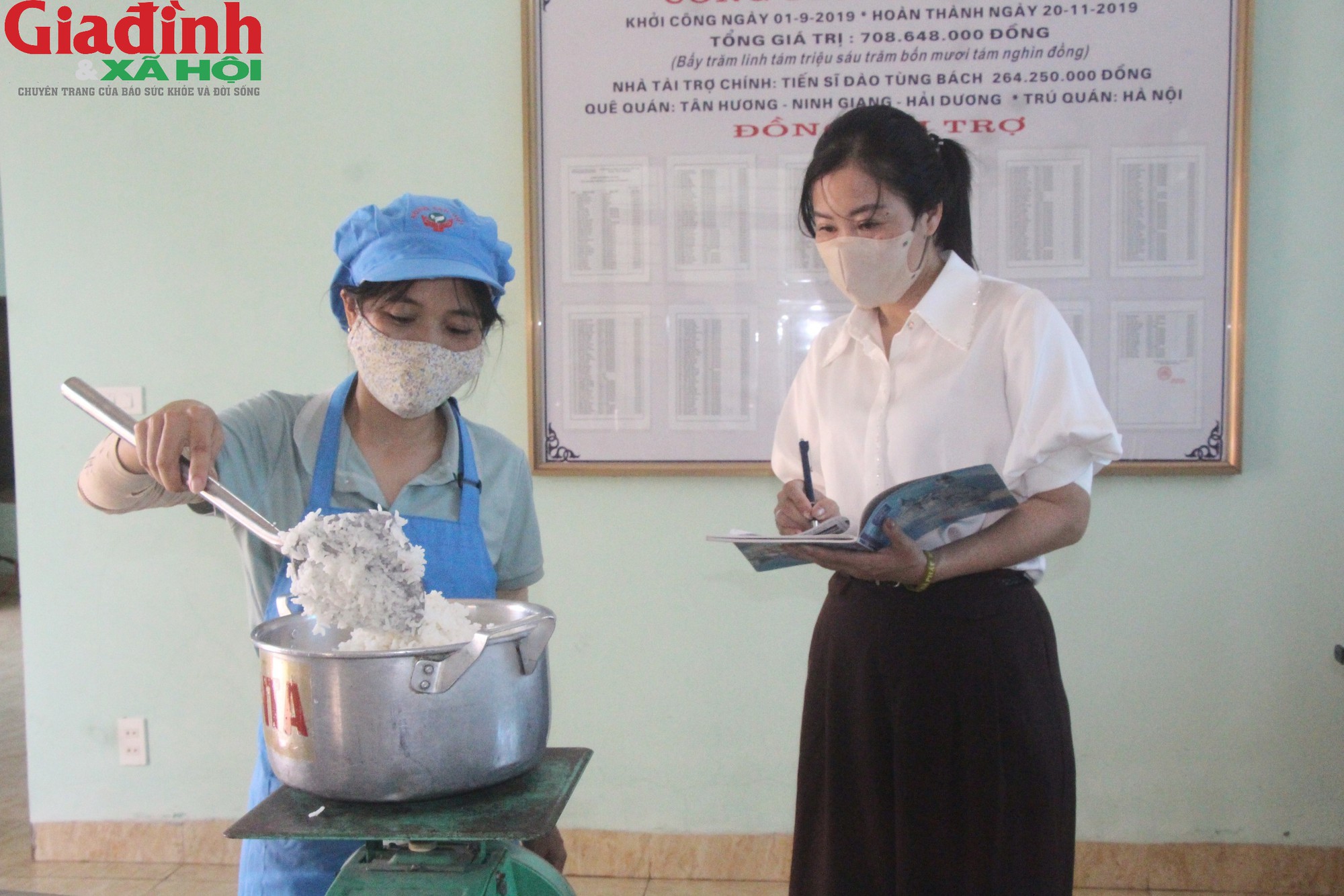 Nỗi niềm giáo viên mầm non những ngày đầu đón trẻ trở lại trường - Ảnh 14.