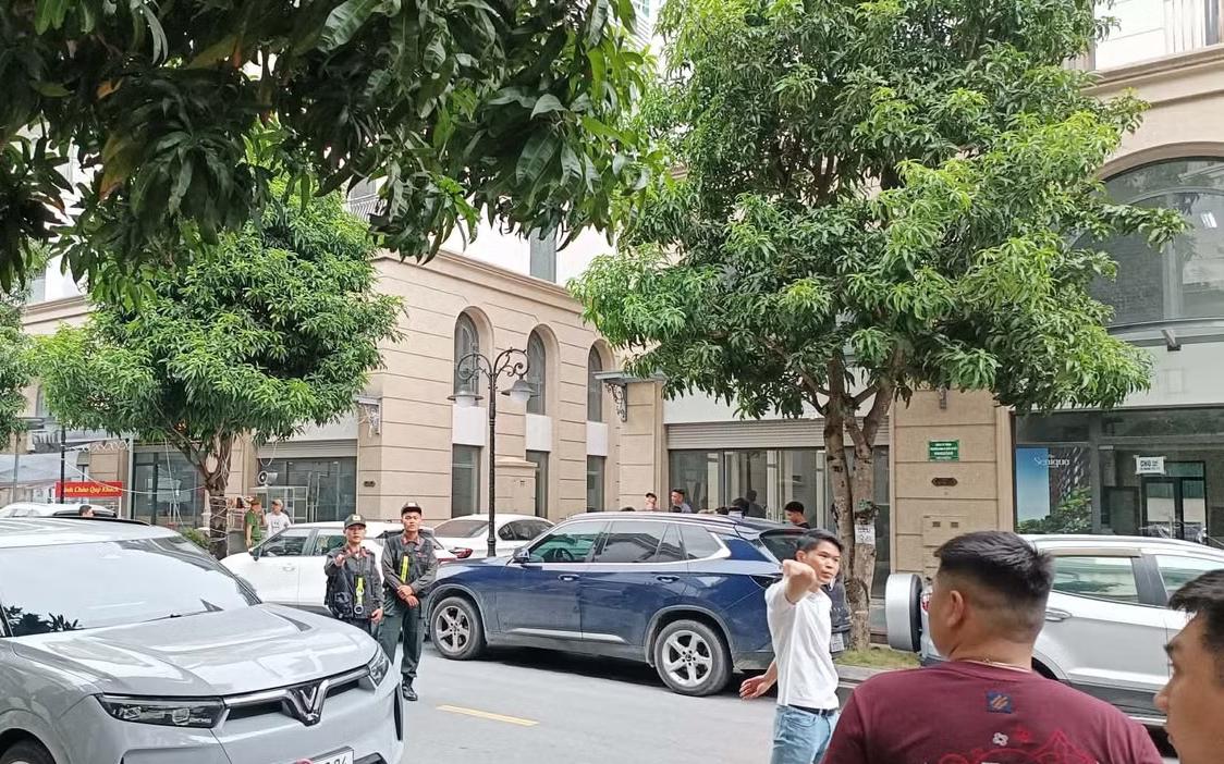 Khởi tố, bắt tạm giam 'Huấn Hoa Hồng' về tội lừa đảo v&agrave; vi phạm quy định kế to&aacute;n - Ảnh 2.