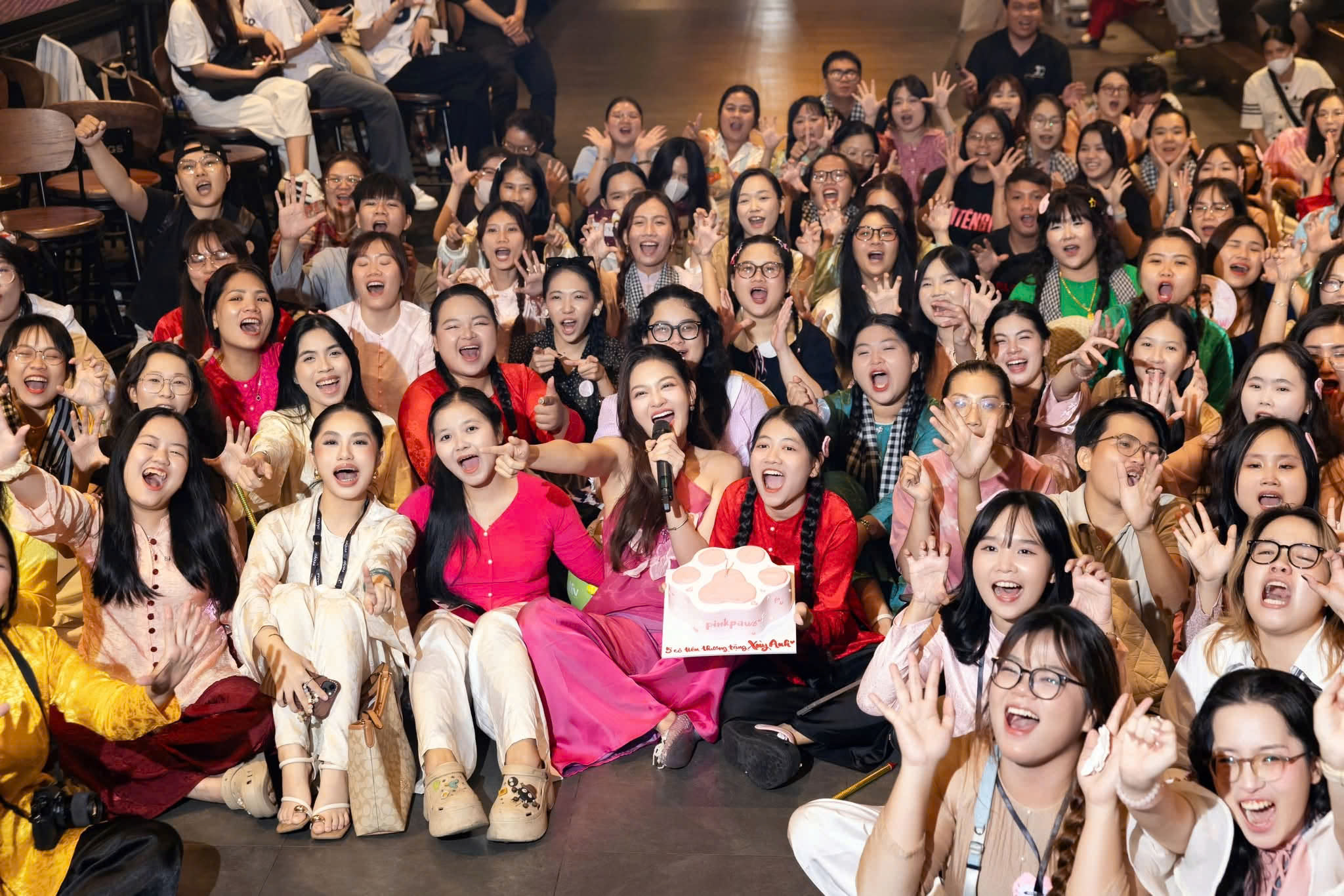 Mỹ nh&acirc;n phim giờ v&agrave;ng Th&ugrave;y Anh tiết lộ b&iacute; quyết mặc đẹp mọi l&uacute;c mọi nơi - Ảnh 13.