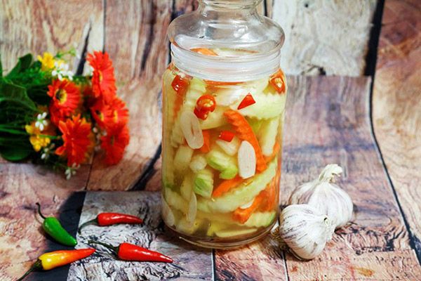 Cứ nghĩ chỉ ăn thứ n&agrave;y cho 'đưa miệng', ai ngờ lại &acirc;m thầm k&eacute;o lượng muối trong ng&agrave;y tăng vọt - Ảnh 1.