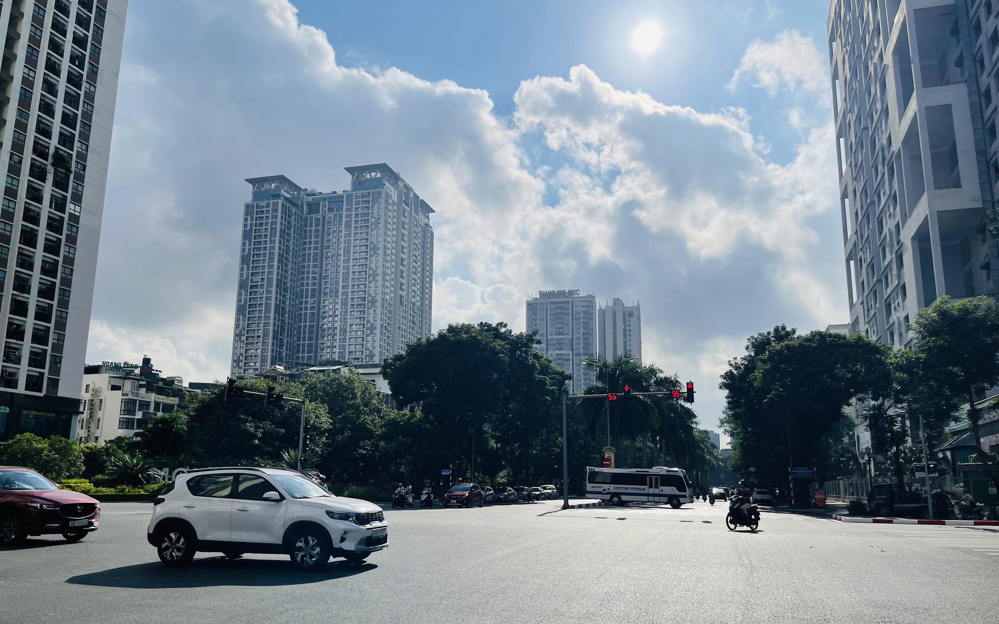 Nắng nóng ở Hà Nội và miền Bắc kéo dài đến khi nào? - Ảnh 2.