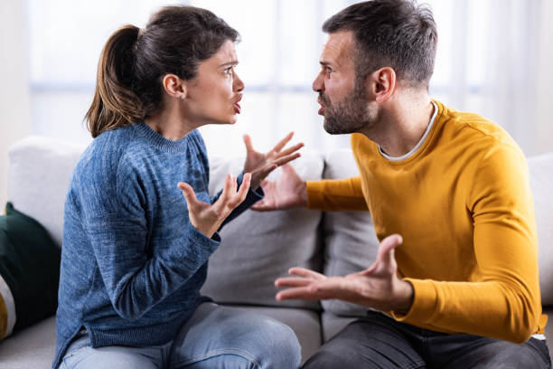 Hôn nhân càng lâu càng dễ mắc 3 sai lầm này: Người khôn ngoan đều biết cách tránh - Ảnh 4.