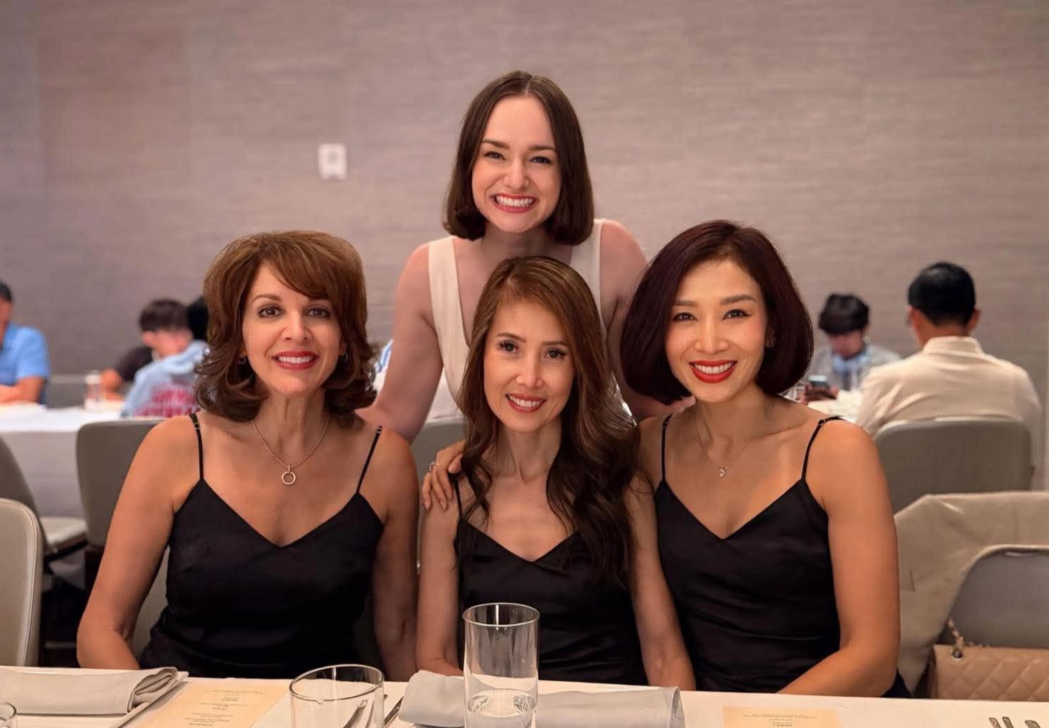 Hoa kh&ocirc;i Thu Hương chia sẻ về gia đ&igrave;nh kh&ocirc;ng c&oacute; kh&aacute;i niệm con ri&ecirc;ng con chung - Ảnh 3.