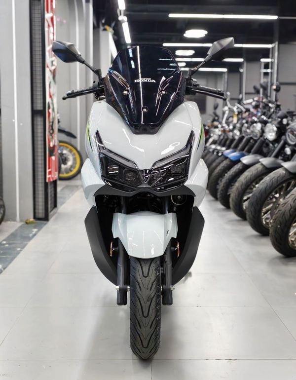 Xe ga 150cc mới của Honda: Gi&aacute; cả v&agrave; c&ocirc;ng nghệ ấn tượng cho thị trường 2026 - Ảnh 5.