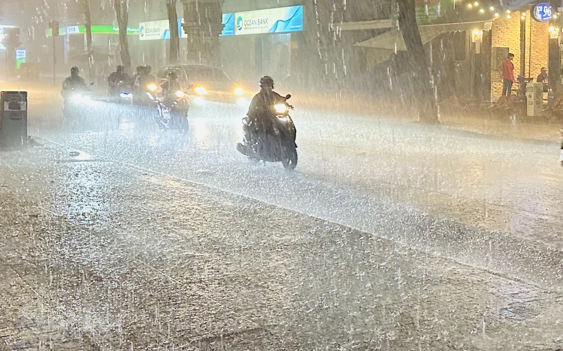 Những tỉnh thành nào sẽ có mưa to như trút nước trong ngày tới? - Ảnh 3.
