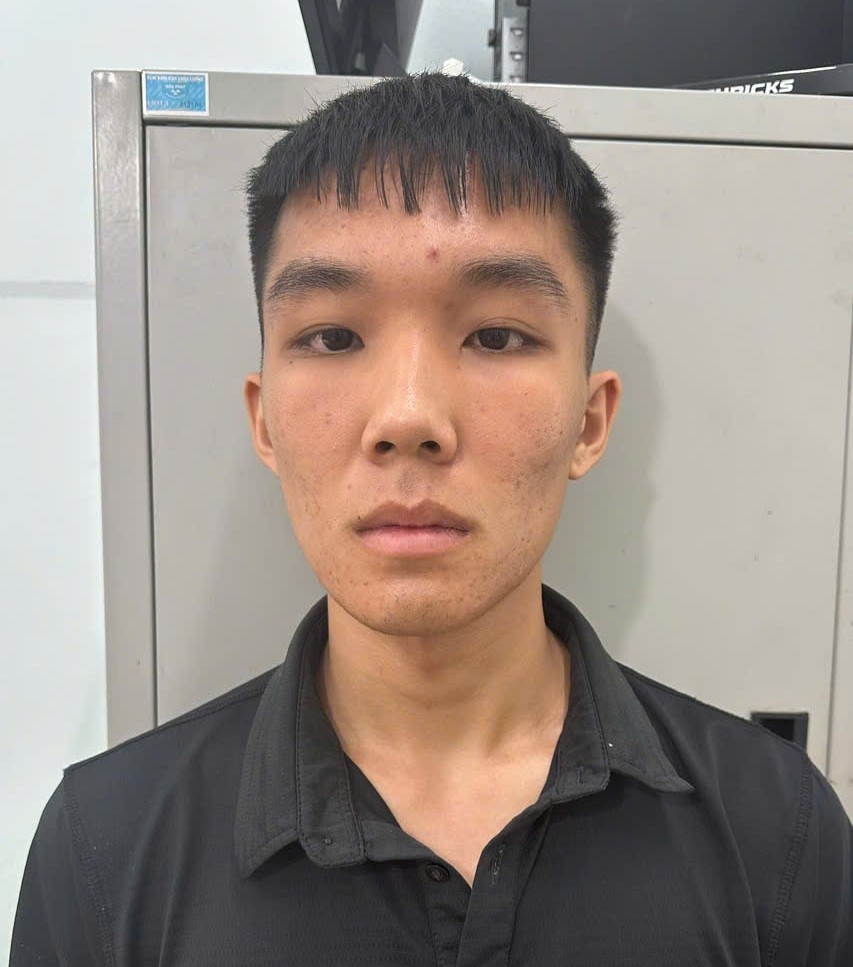 Thanh ni&ecirc;n 20 tuổi lẻn v&agrave;o trụ sở c&ocirc;ng an x&atilde; trộm h&agrave;ng loạt xe m&aacute;y - Ảnh 1.