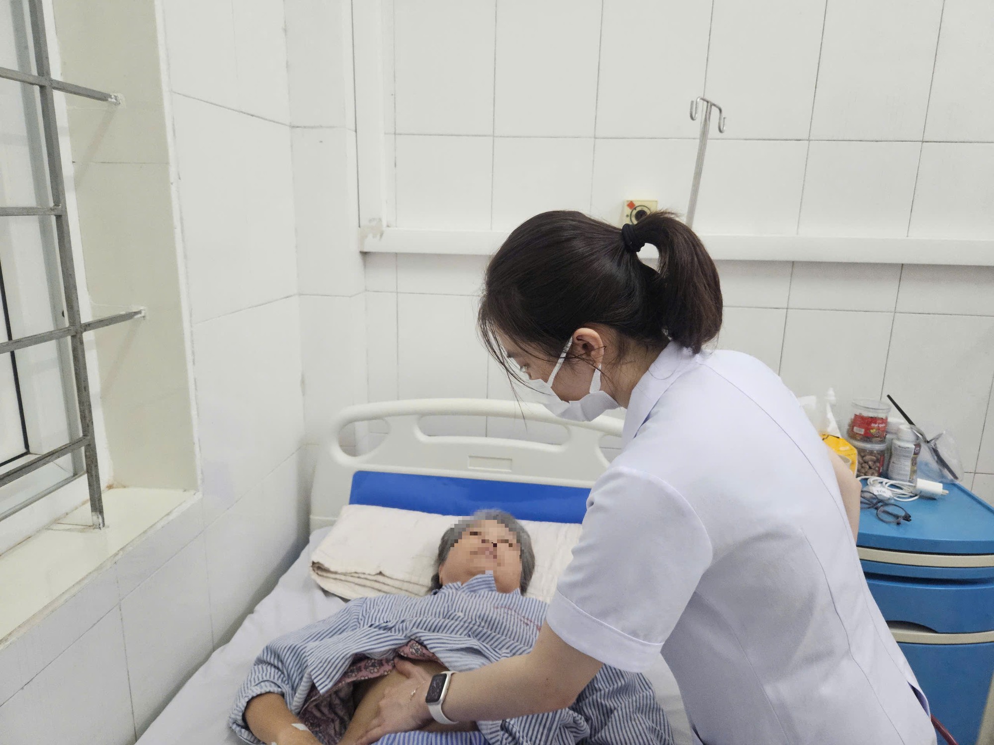 Hy hữu hai vợ chồng cùng bị nhồi máu cơ tim trong một ngày- Ảnh 1.