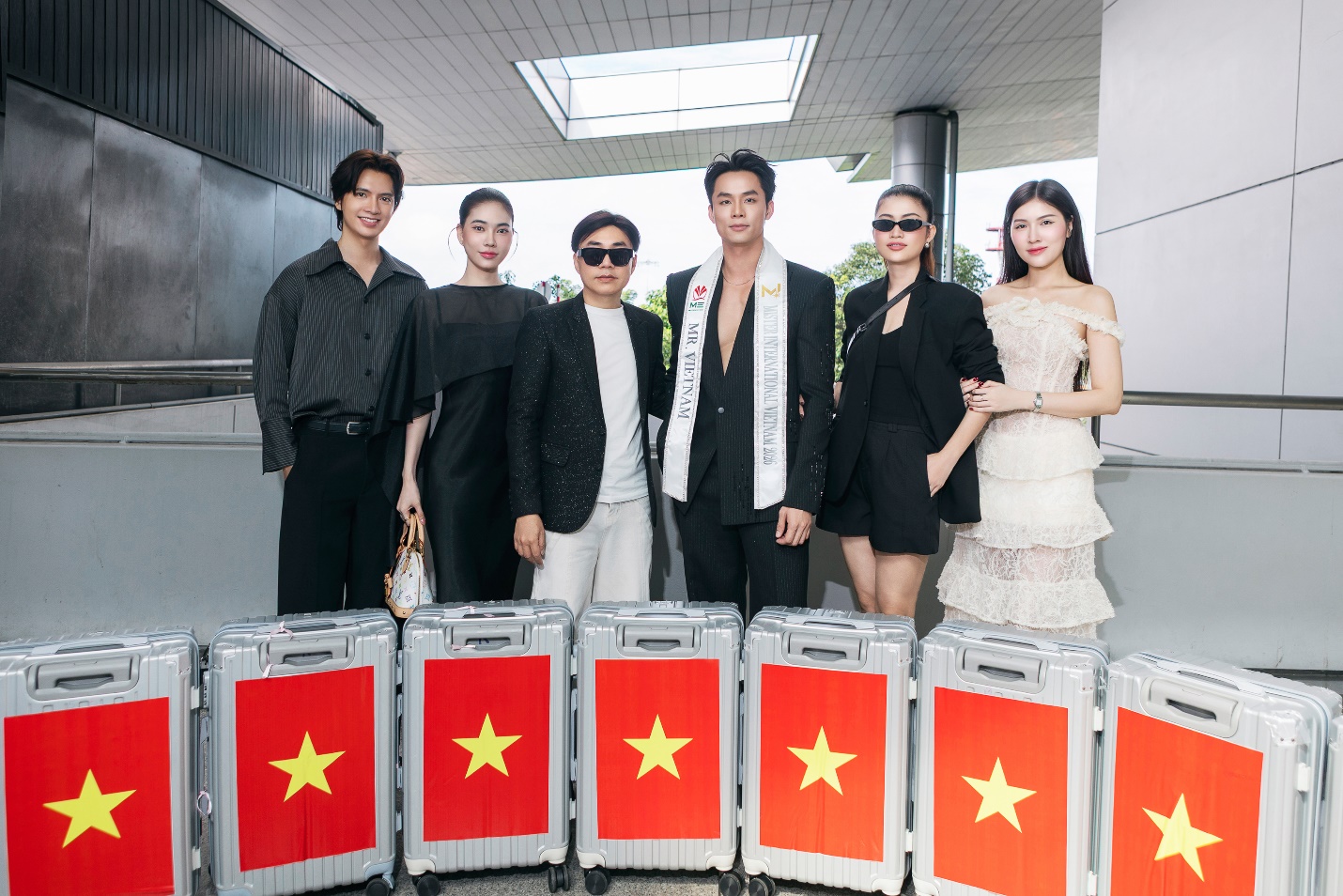 Chàng cựu tiếp viên hàng không tham dự Mister International 2026 là ai? - Ảnh 3.