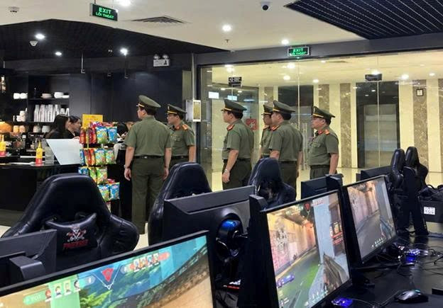 C&ocirc;ng an H&agrave; Nội cảnh b&aacute;o về phần mềm kh&ocirc;ng bản quyền v&agrave; thi bằng l&aacute;i xe mới - Ảnh 2.