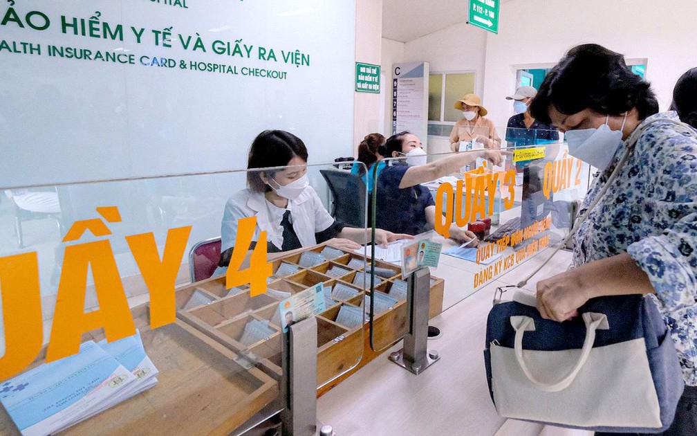 Tin s&aacute;ng 18/9: H&agrave; Nội mưa ngập, nhiều trường cho học sinh nghỉ, chuyển sang học online; CSGT mở đường đưa người đ&agrave;n &ocirc;ng bất tỉnh đi cấp cứu - Ảnh 6.