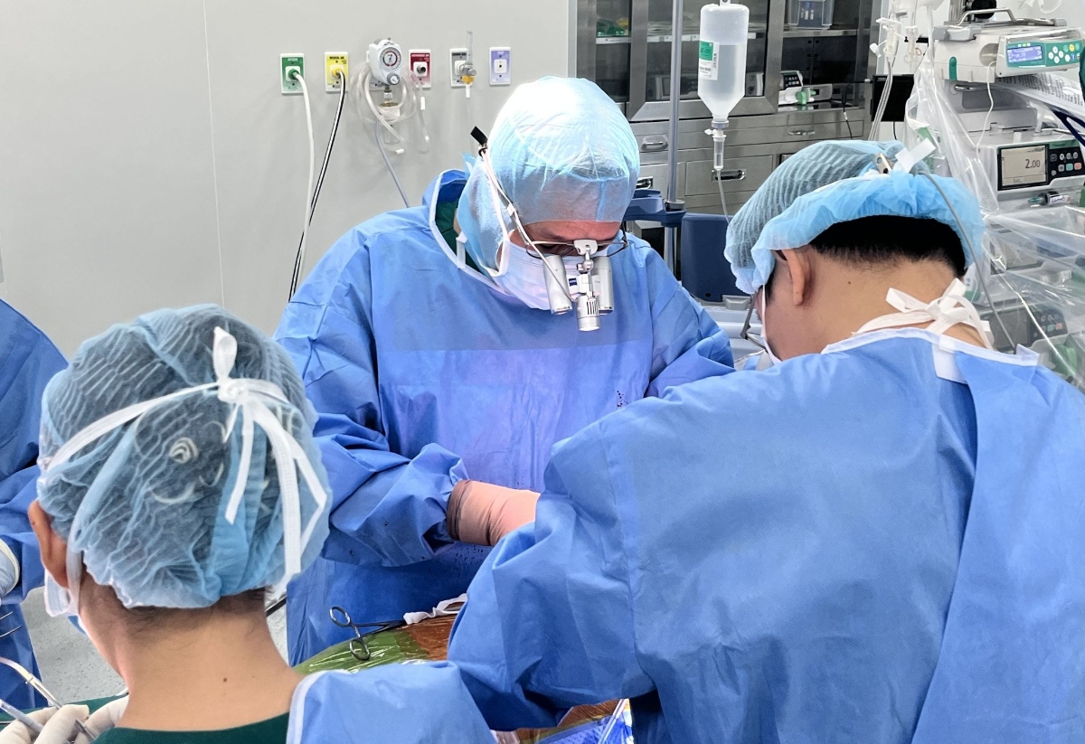 Người đàn ông suy đa cơ quan sau nhiều năm đứt dây chằng van tim - Ảnh 1.