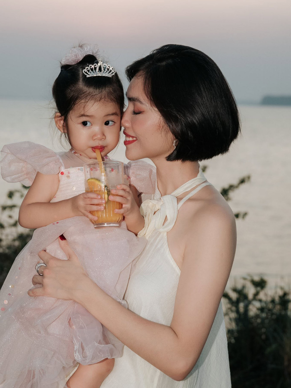 &Aacute; hậu Ho&agrave;ng My chia sẻ cuộc sống tại &Aacute;o v&agrave; mối quan hệ với bố con g&aacute;i - Ảnh 3.