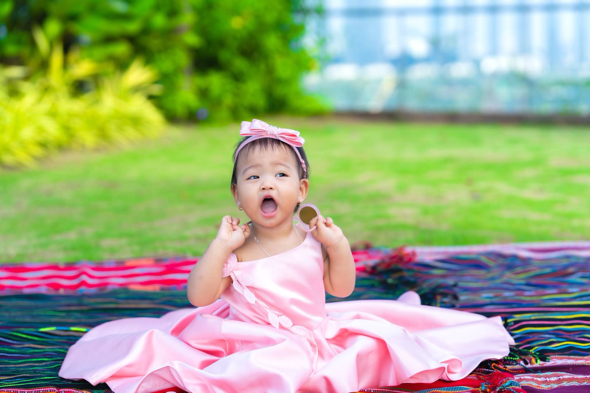 Khoảnh khắc đ&aacute;ng y&ecirc;u của con g&aacute;i H'Hen Ni&ecirc; tr&ograve;n 1 tuổi tại Đắk Lắk - Ảnh 17.