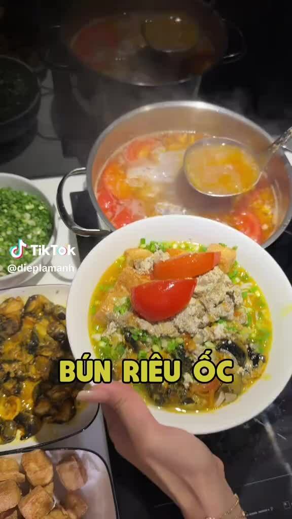 Học Diệp L&acirc;m Anh c&aacute;ch nấu b&uacute;n ốc chuẩn vị H&agrave; Nội thơm ngon tại nh&agrave; - Ảnh 1.