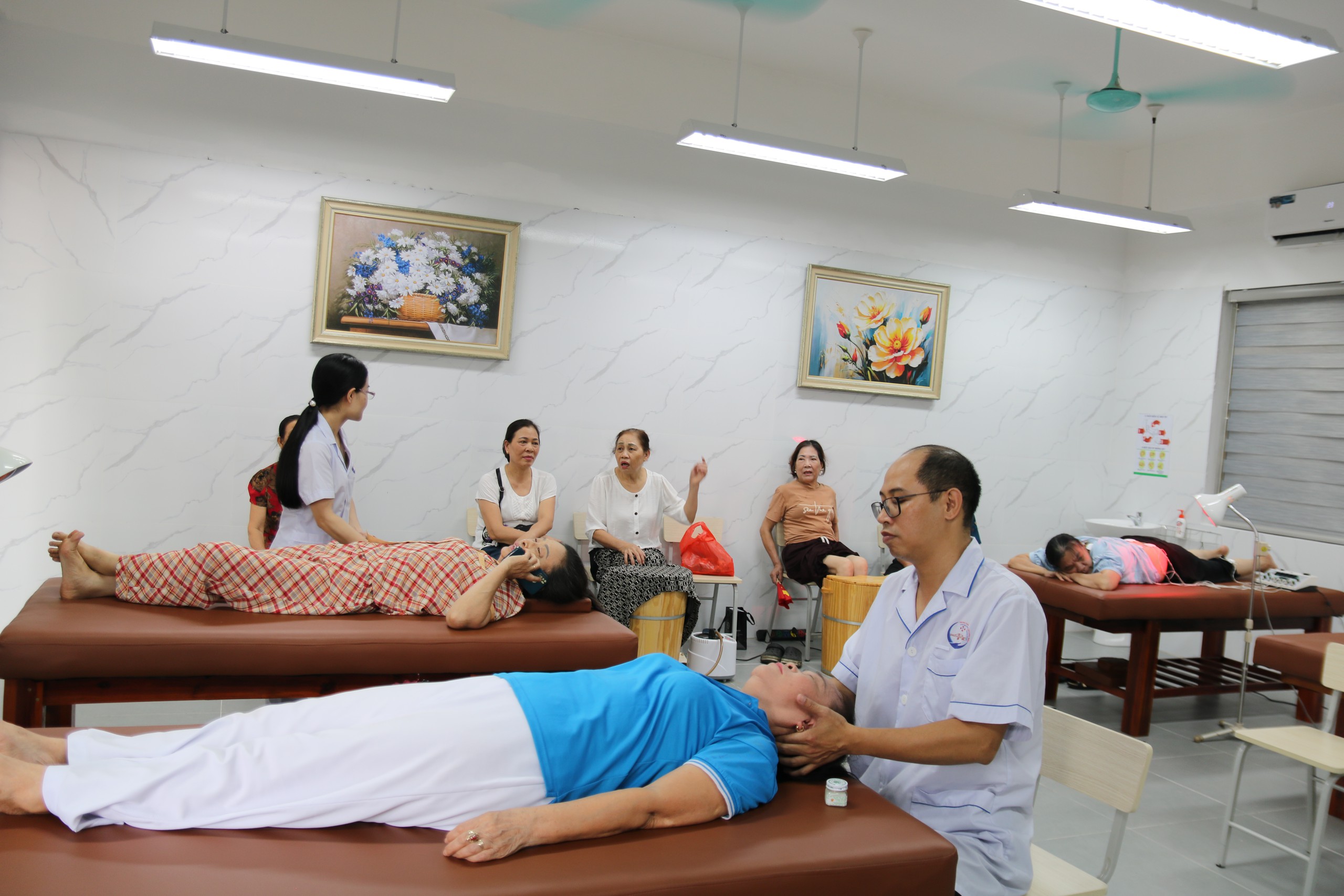 Cơ sở Chăm sóc sức khỏe người cao tuổi ban ngày Long Biên: Khởi đầu ngày mới bằng sự an tâm - Ảnh 5.