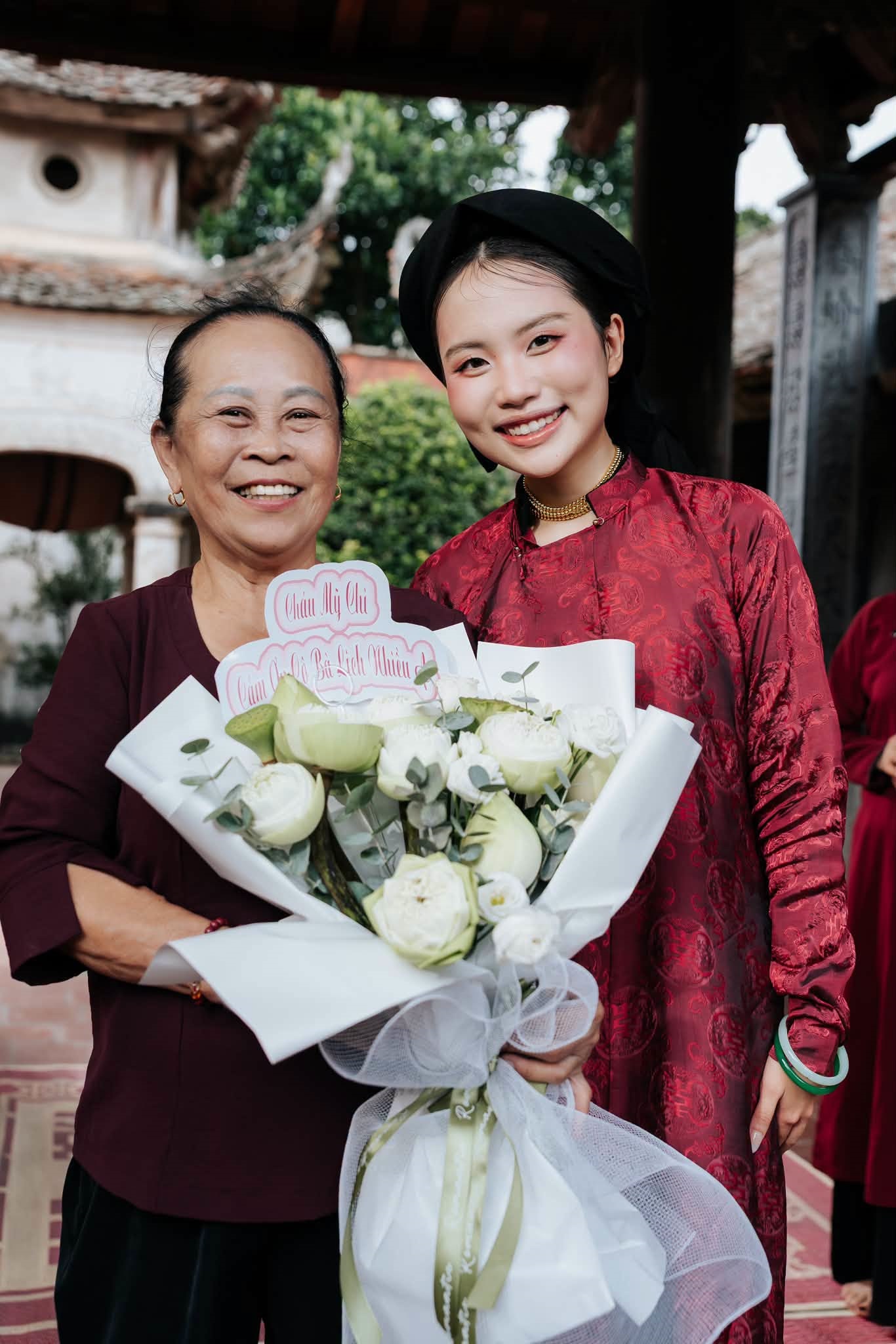 Tin sao 18/9: Kh&aacute;nh Thi - Phan Hiển ngọt ng&agrave;o b&ecirc;n Cầu H&ocirc;n, Chi Pu đọ sắc c&ugrave;ng Nguyễn Cao Kỳ Duy&ecirc;n - Ảnh 4.