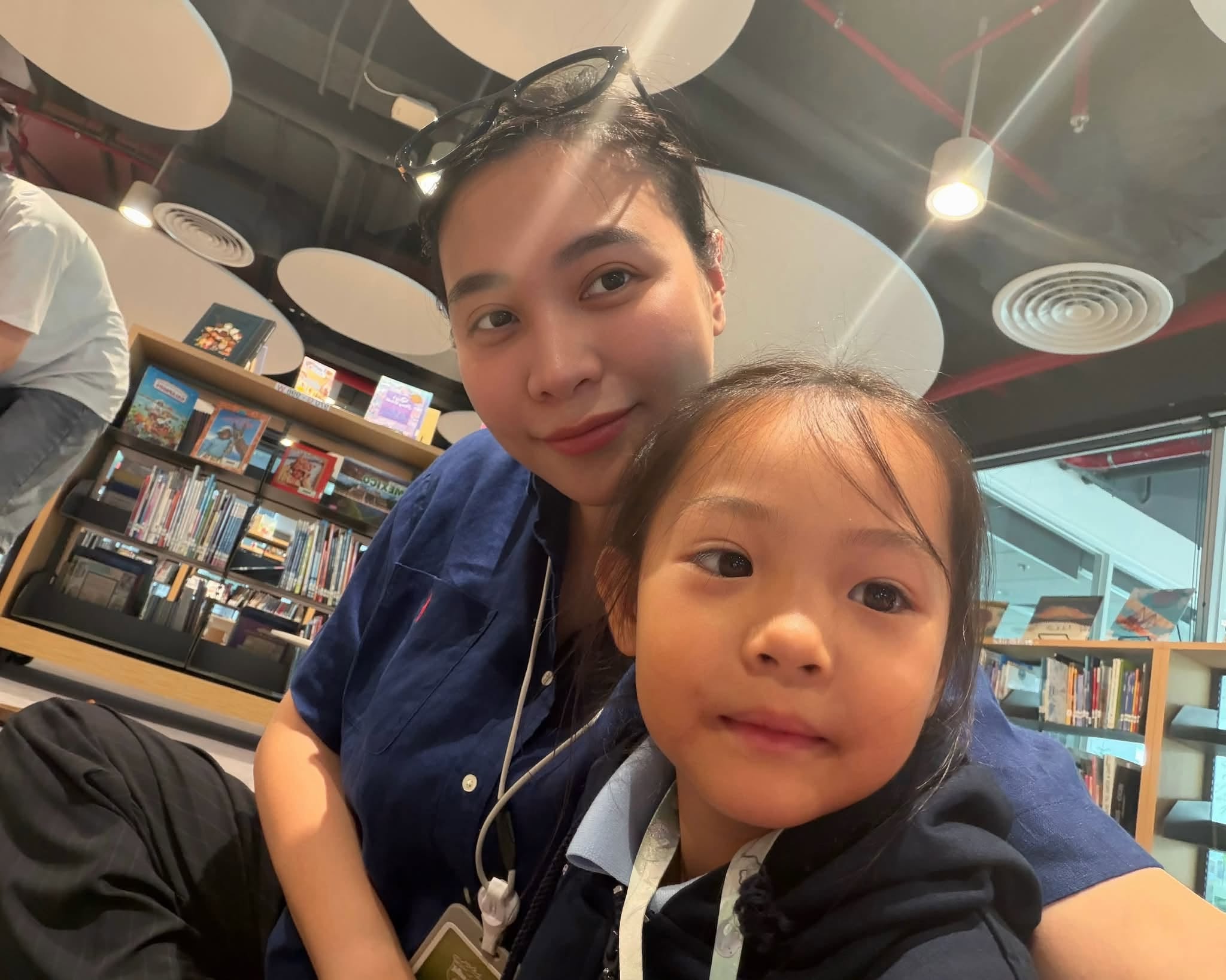 Ca sĩ Mono bảnh bao bên Chi Pu quyến rũ , Emoura Phạm gây chú ý Miss Grand International 2026 - Ảnh 7.