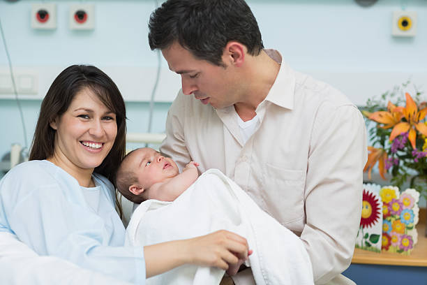 Khi người trẻ ho&atilde;n sinh con: Đừng để tuổi sinh sản 'lệch pha' với tuổi đời - Ảnh 1.