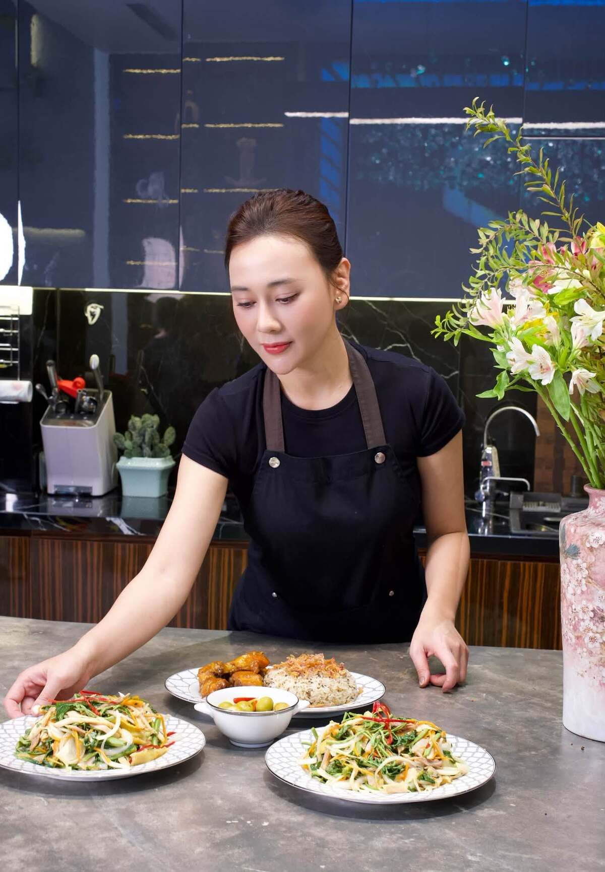 Phương Oanh nấu x&ocirc;i g&agrave; r&ocirc; ti đơn giản , dễ l&agrave;m cho ng&agrave;y nghỉ lễ - Ảnh 1.