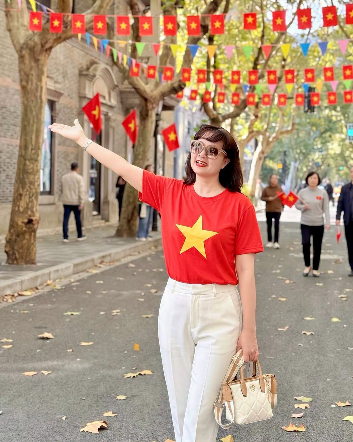 H'Hen Ni&ecirc; , MC Thanh Mai v&agrave; sao Việt c&ugrave;ng ch&agrave;o mừng Quốc kh&aacute;nh 2 / 9 - Ảnh 3.