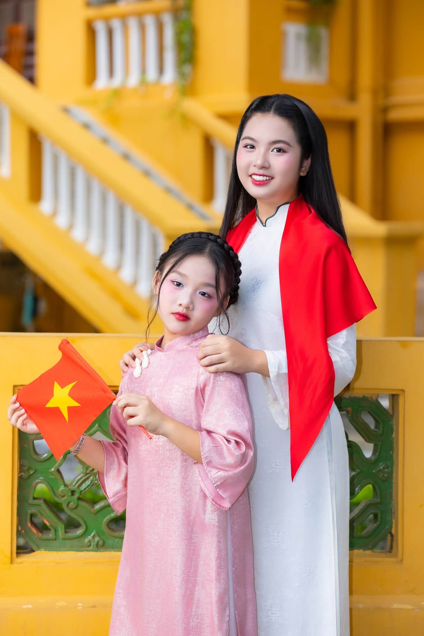 H'Hen Ni&ecirc; , MC Thanh Mai v&agrave; sao Việt c&ugrave;ng ch&agrave;o mừng Quốc kh&aacute;nh 2 / 9 - Ảnh 8.