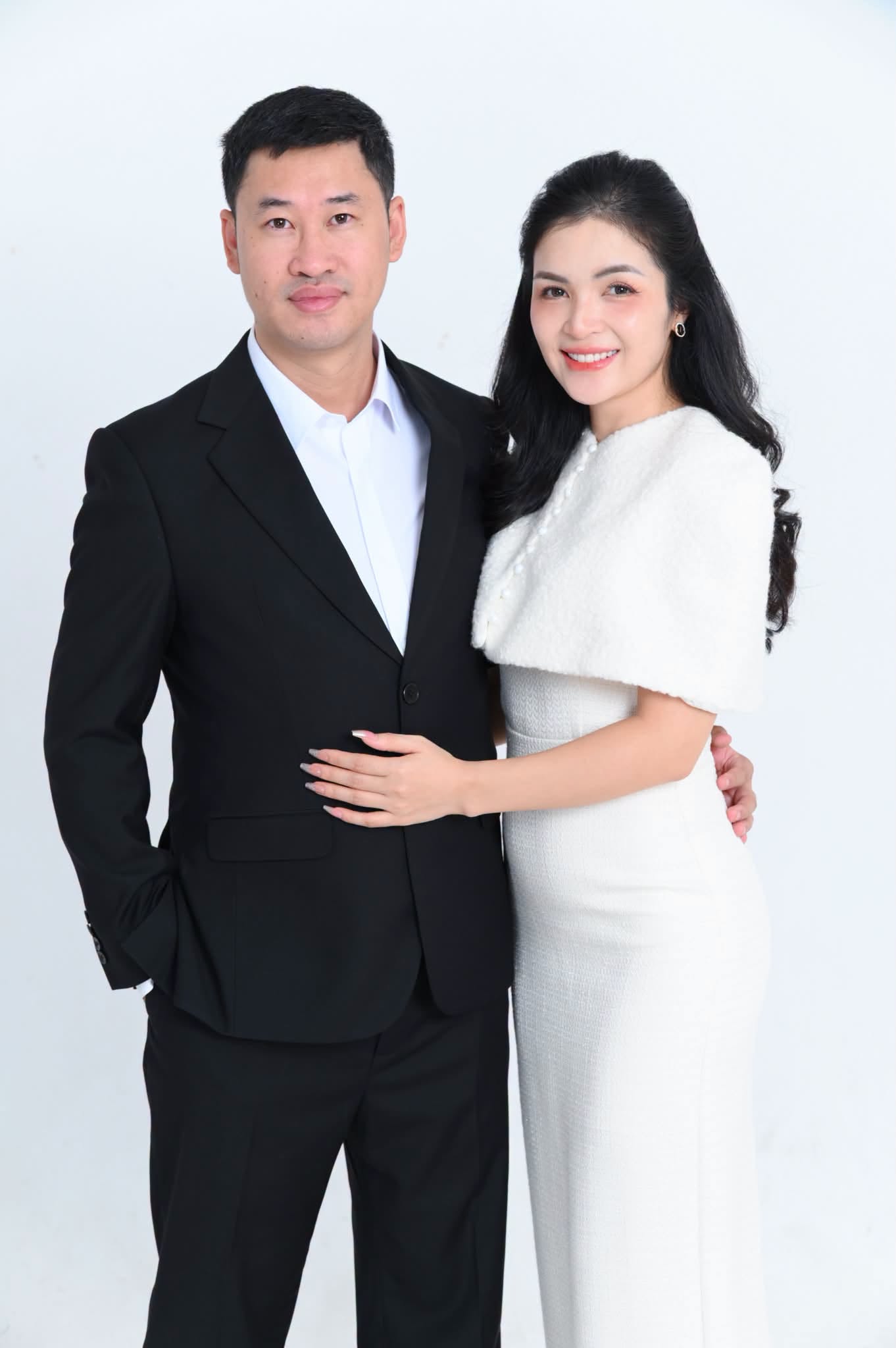 Tin sao 21/9: Huy Kh&aacute;nh tậu xe hơi biển số đẹp, NSND Thu H&agrave; 'một ng&agrave;y l&agrave;m c&ocirc;ng ch&uacute;a' - Ảnh 11.