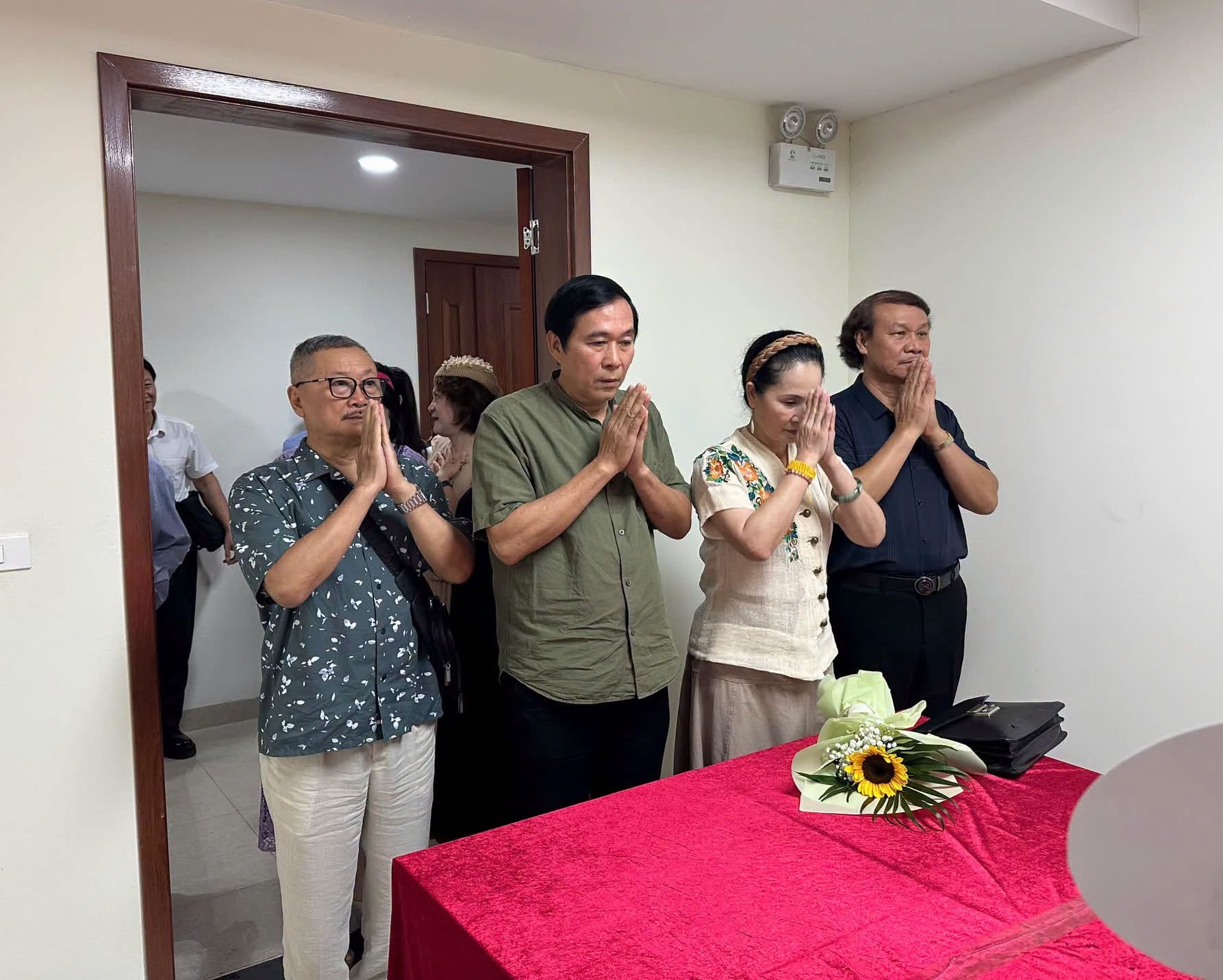 Tin sao 21/9: Huy Kh&aacute;nh tậu xe hơi biển số đẹp, NSND Thu H&agrave; 'một ng&agrave;y l&agrave;m c&ocirc;ng ch&uacute;a' - Ảnh 5.