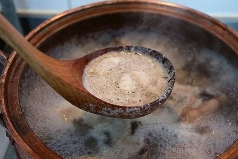 Có nên vớt bọt khi luộc thịt và hầm xương để món ăn ngon hơn? - Ảnh 7.